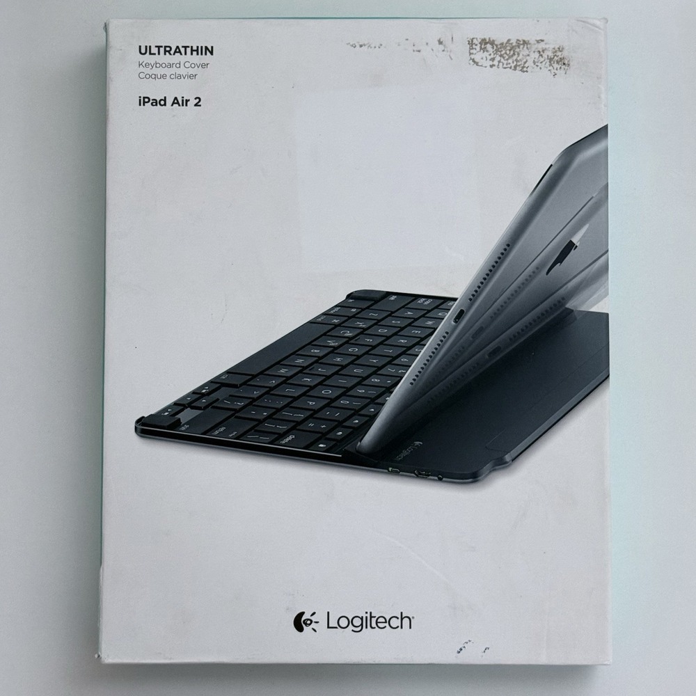 Logitech Ultrathin Apple iPad Air 2 Magnetic Clip On Keyboard Cover Case